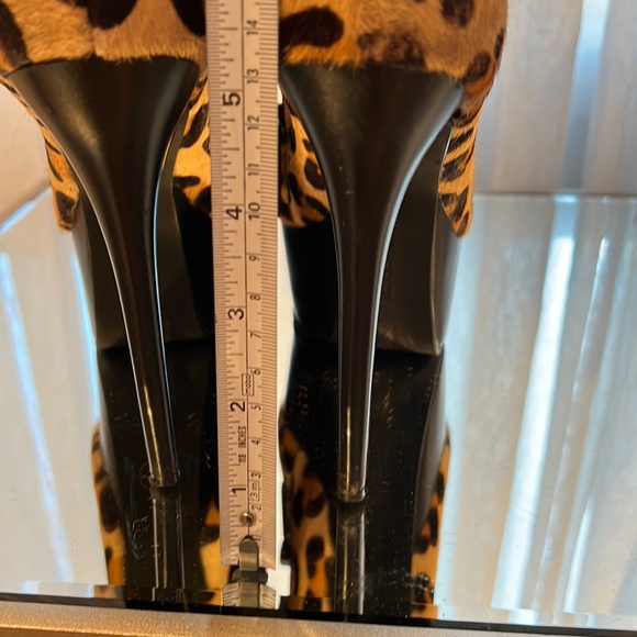 Leopard Print Pony Hair Platform Ankle Boots. Size 8 - Picture 4 of 13